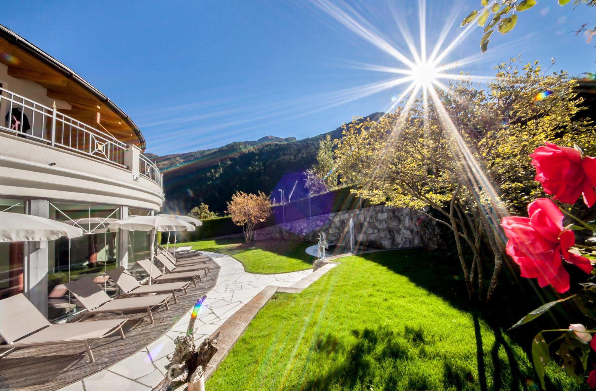 Wellnesshotel Liun B&B Müstair Exterior foto